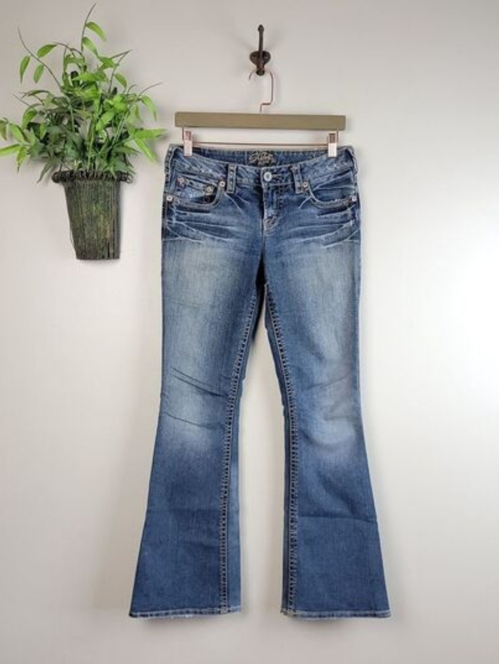 Silver Aiko Bootcut Dark Wash Low Rise Distressed Stretch Boot Denim Jeans 28